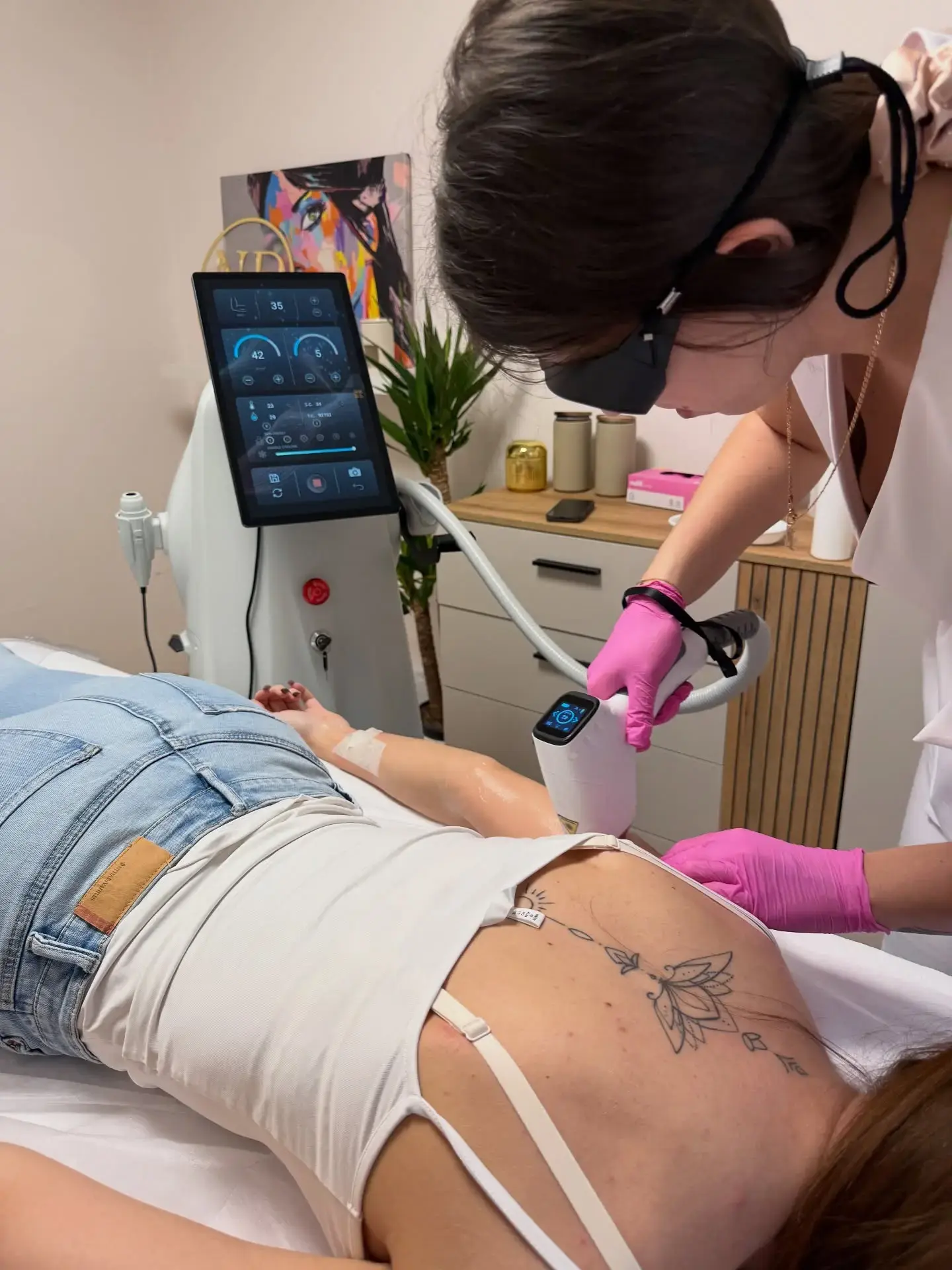 Nowoczesna depilacja laserowa brzucha Płock - efekty zabiegu